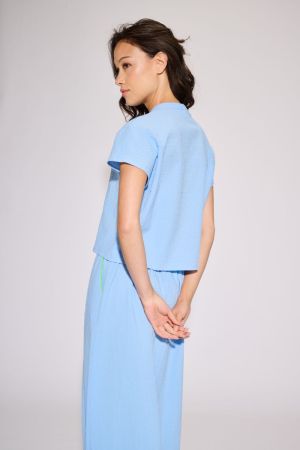  Light blue
