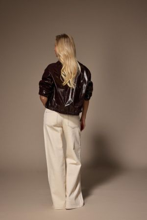  040 Brown